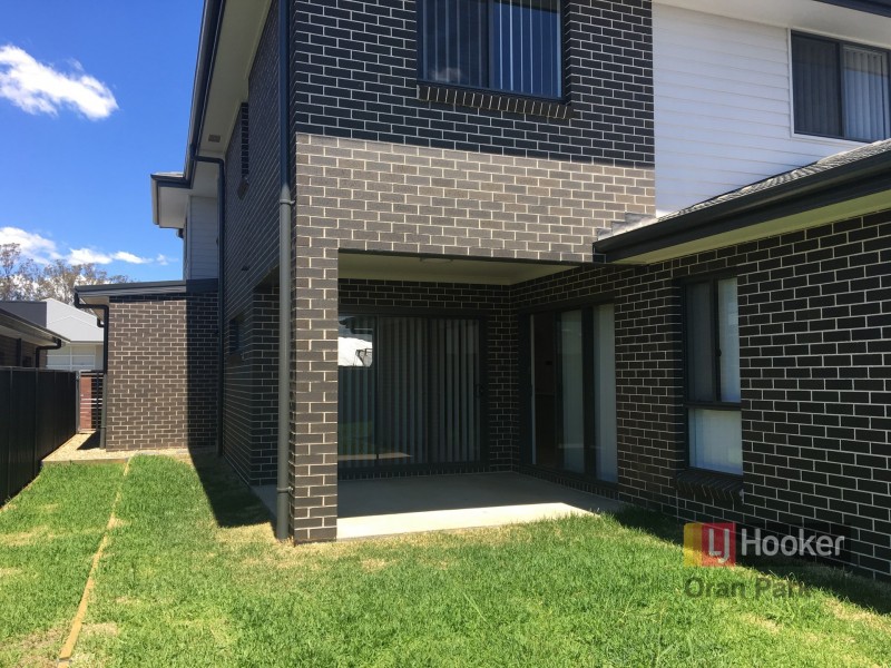 16 Weldon Street, Oran Park NSW 2570