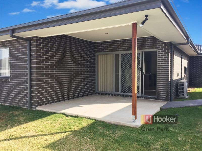 42 Geoghegan Circuit, Oran Park NSW 2570