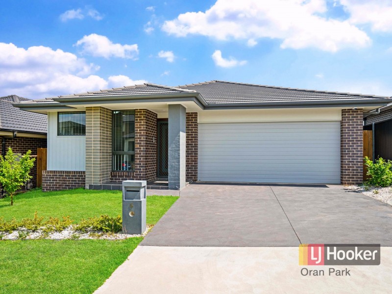 5 Bourne Ridge, Oran Park NSW 2570