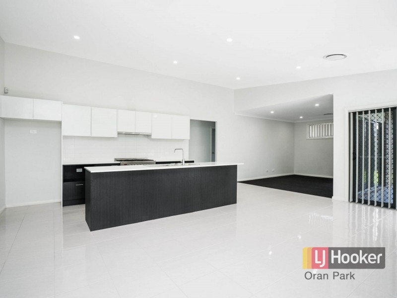 5 Bourne Ridge, Oran Park NSW 2570