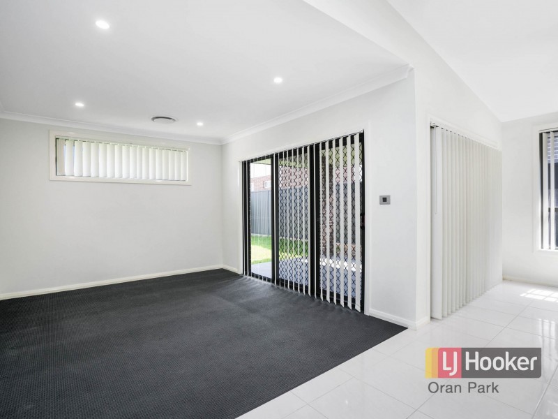 5 Bourne Ridge, Oran Park NSW 2570