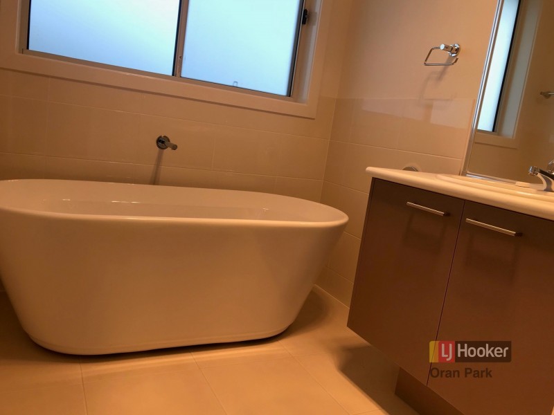 22 Moffat Street, Oran Park NSW 2570