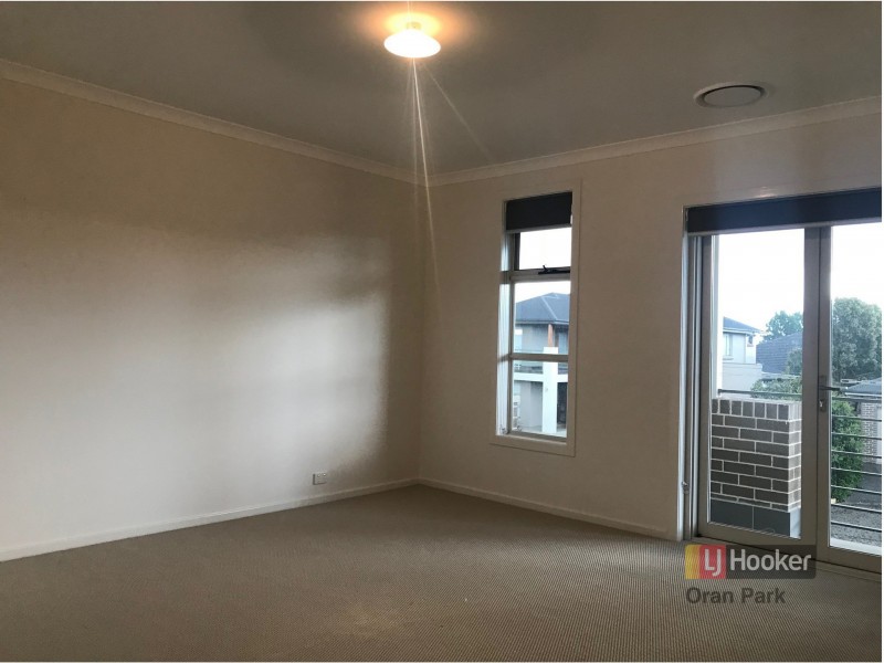 22 Moffat Street, Oran Park NSW 2570