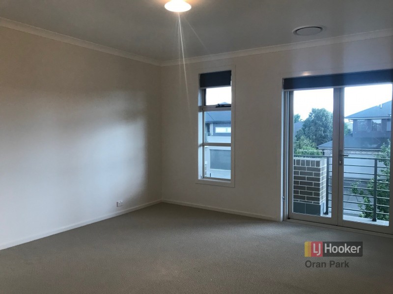 22 Moffat Street, Oran Park NSW 2570