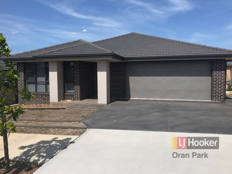 4 Courtney Loop, Oran Park NSW 2570