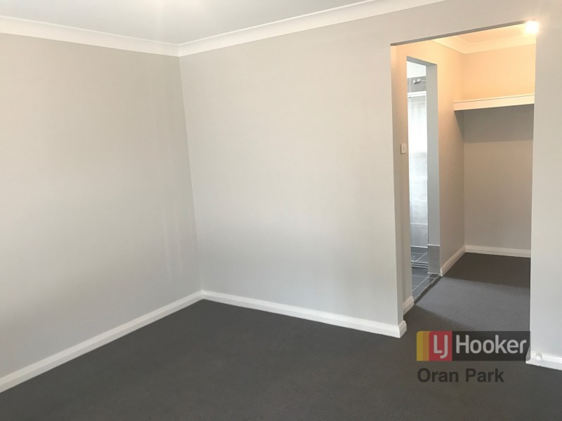 4 Courtney Loop, Oran Park NSW 2570
