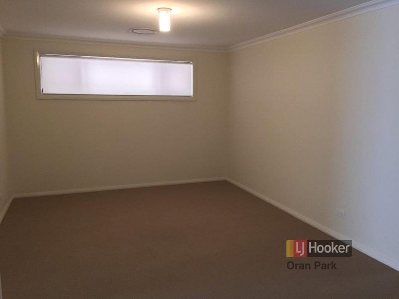 30 Buckingham Loop, Oran Park NSW 2570