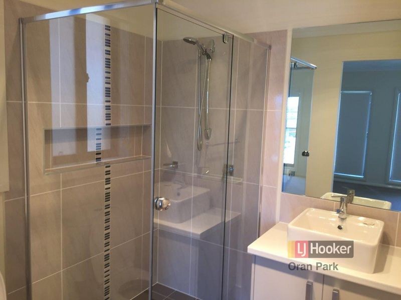 30 Buckingham Loop, Oran Park NSW 2570