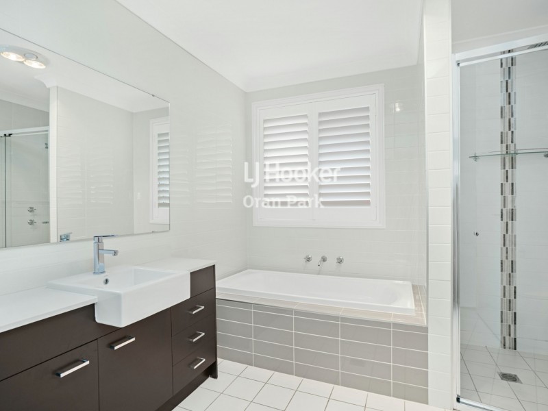 42 Atlee Street, Oran Park NSW 2570