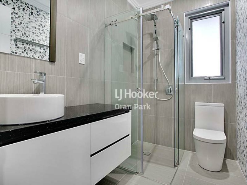 10a Bourne Ridge, Oran Park NSW 2570