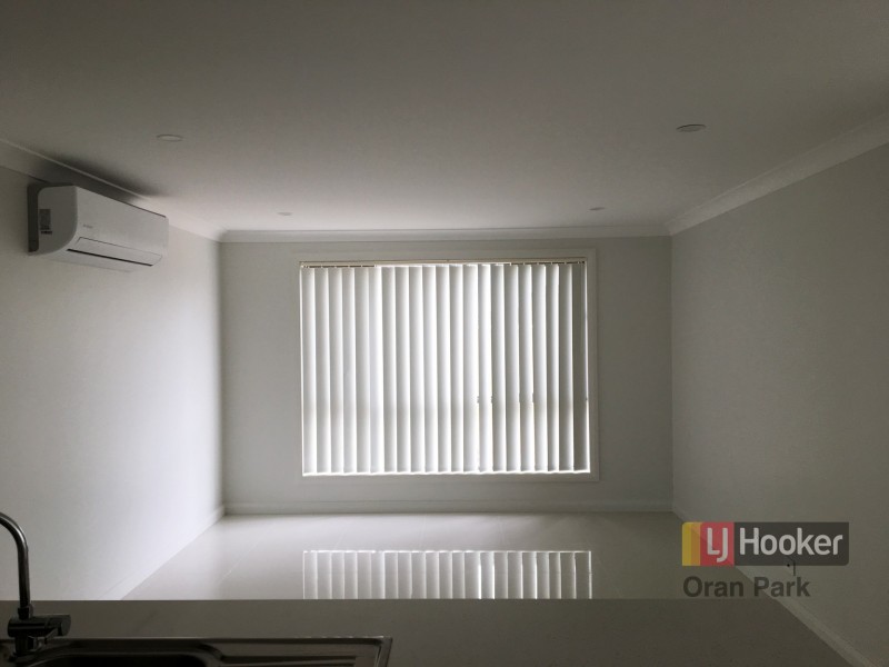 29 Rawlings Street, Oran Park NSW 2570