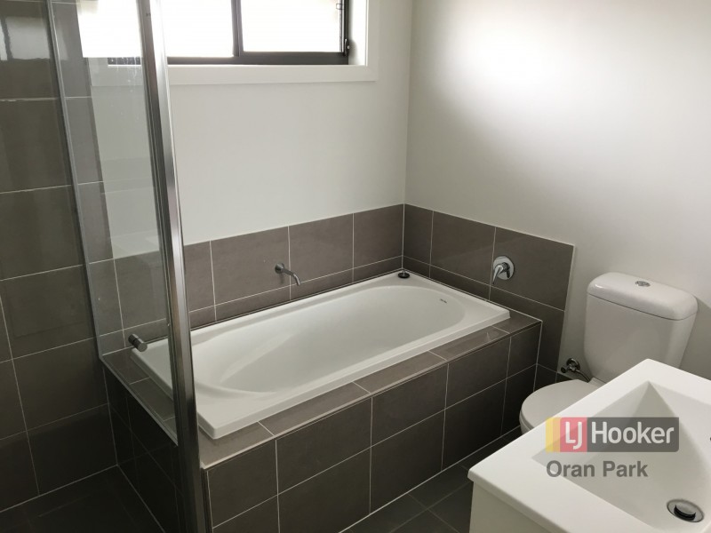 29 Rawlings Street, Oran Park NSW 2570