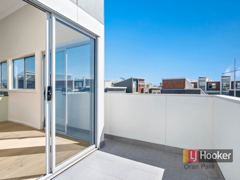 34b Curlewis Street, Gledswood Hills NSW 2557