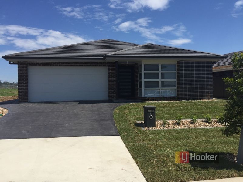 13 Bourne Ridge, Oran Park NSW 2570