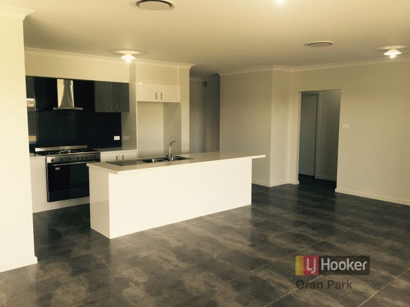 13 Bourne Ridge, Oran Park NSW 2570