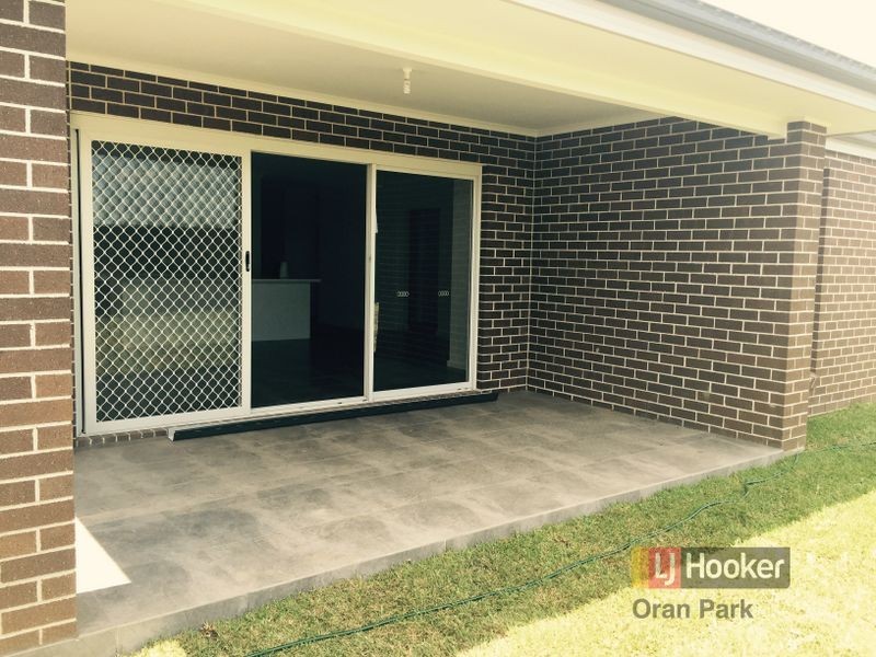 13 Bourne Ridge, Oran Park NSW 2570