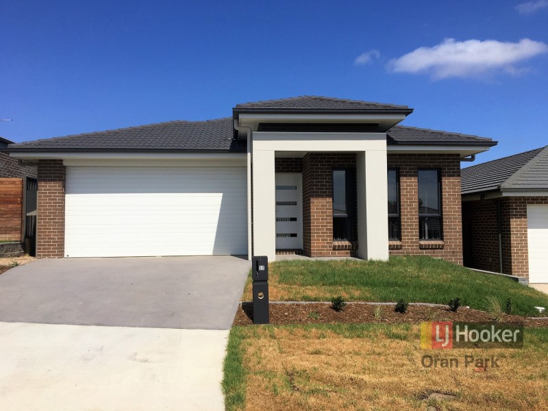 32 Bilson Road, Spring Farm NSW 2570