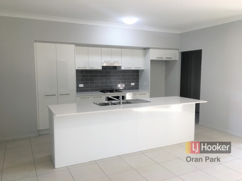 32 Bilson Road, Spring Farm NSW 2570