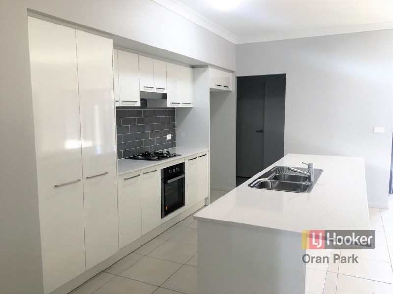 32 Bilson Road, Spring Farm NSW 2570