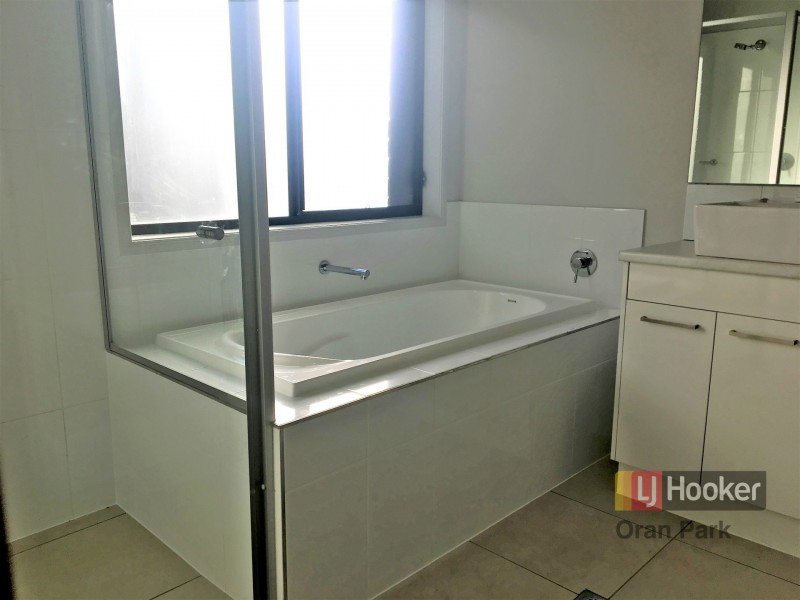 32 Bilson Road, Spring Farm NSW 2570