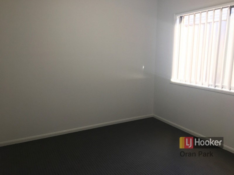 32 Bilson Road, Spring Farm NSW 2570