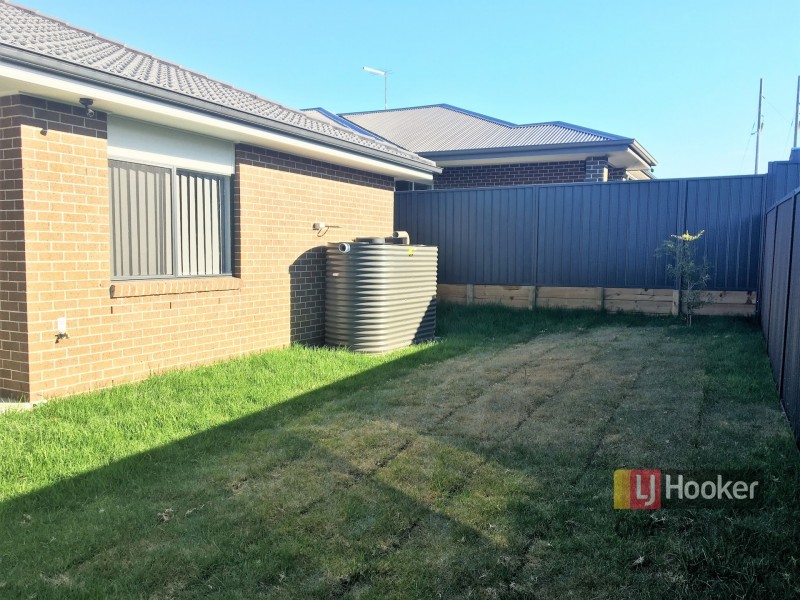 32 Bilson Road, Spring Farm NSW 2570