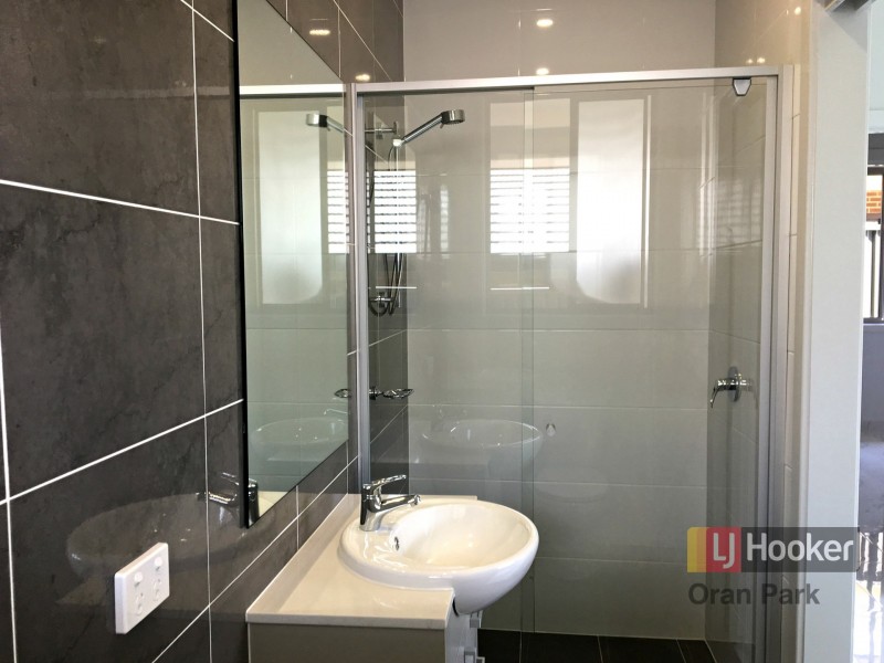 21 Kingsley Street, Oran Park NSW 2570