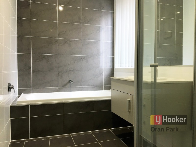 21 Kingsley Street, Oran Park NSW 2570