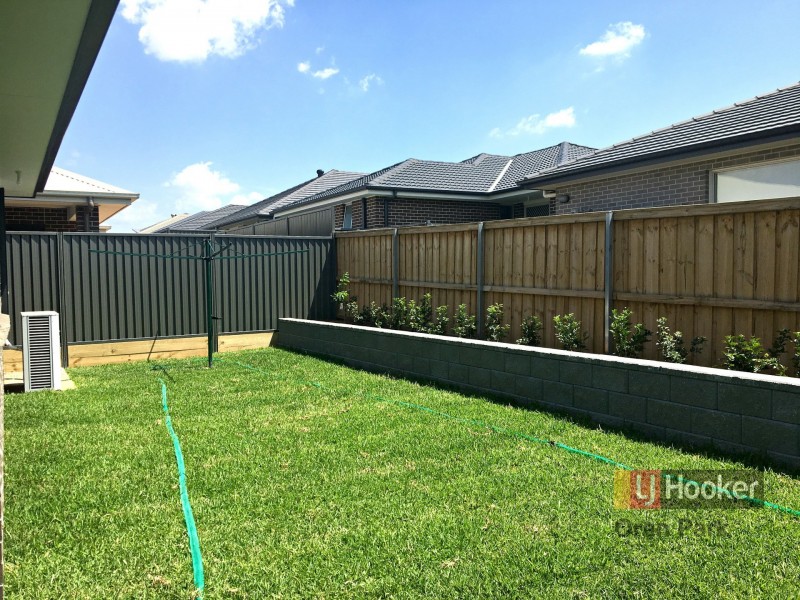 21 Kingsley Street, Oran Park NSW 2570