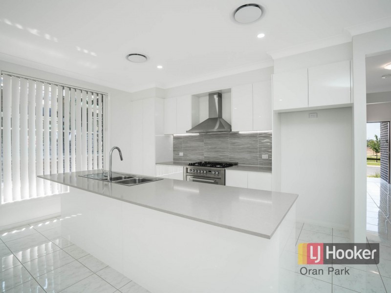11 Seidler Parade, Oran Park NSW 2570