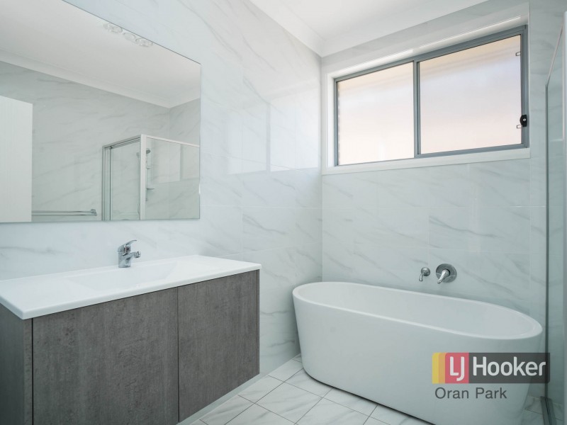 11 Seidler Parade, Oran Park NSW 2570