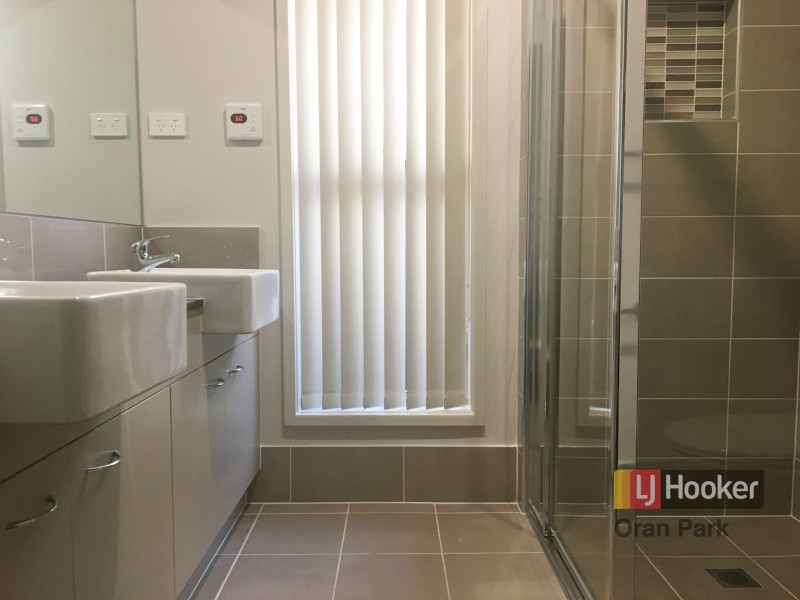 15 Rawlings Street, Oran Park NSW 2570