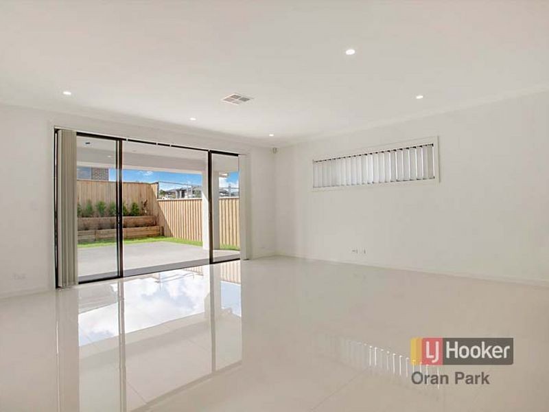 42 Longhurst Street, Oran Park NSW 2570