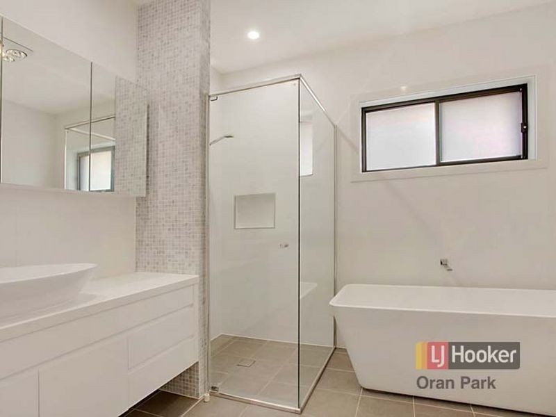 42 Longhurst Street, Oran Park NSW 2570