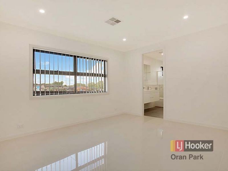 42 Longhurst Street, Oran Park NSW 2570