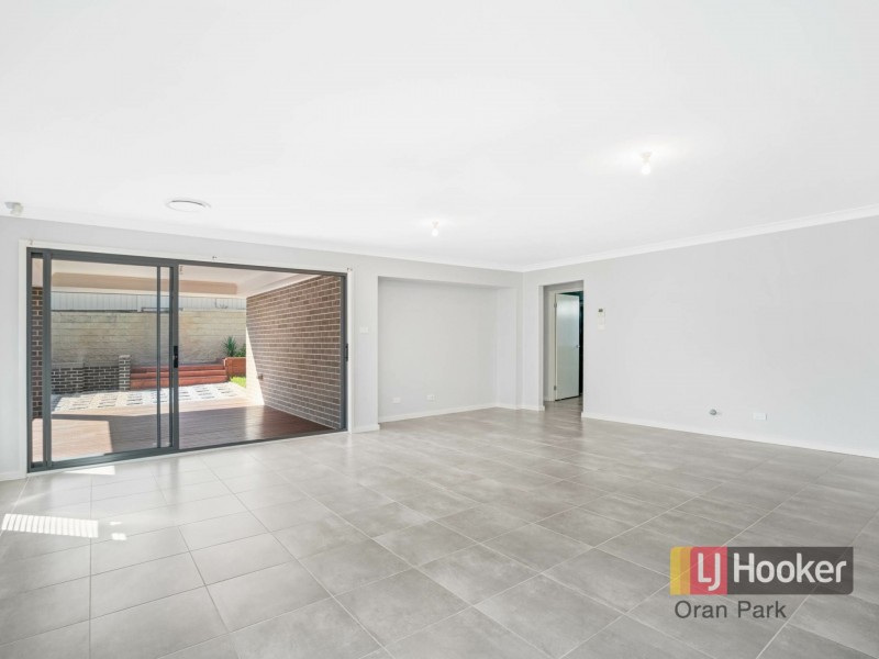 22 Longhurst Street, Oran Park NSW 2570