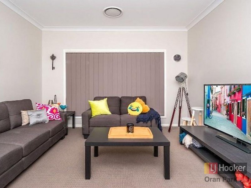 42 Lowndes Drive, Oran Park NSW 2570
