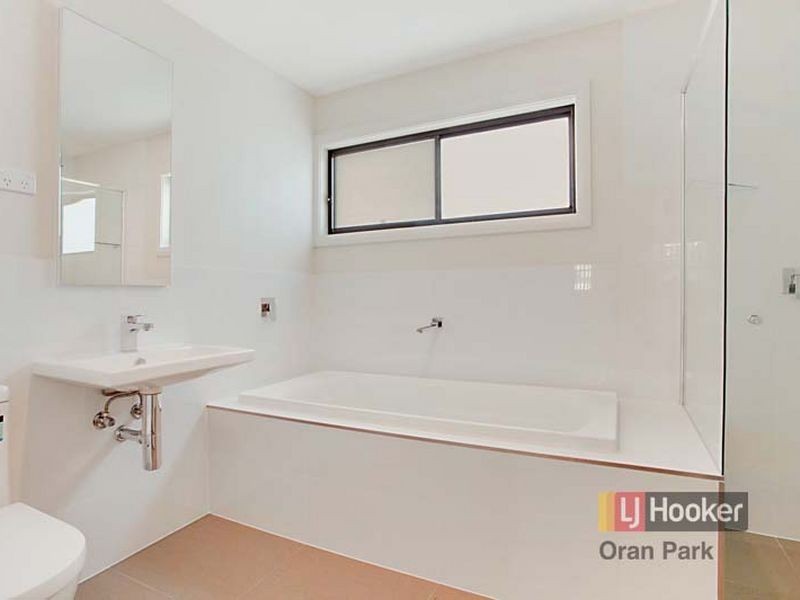 231 South Circuit, Oran Park NSW 2570