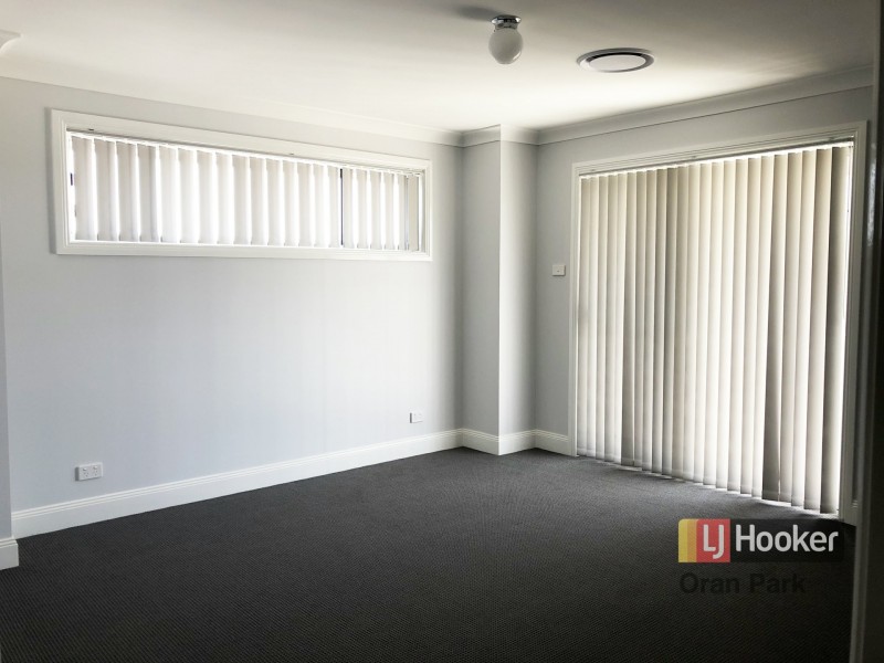10 Hinton Loop, Oran Park NSW 2570