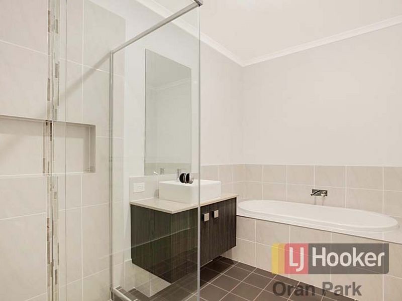 23 Thorpe Cct, Oran Park NSW 2570