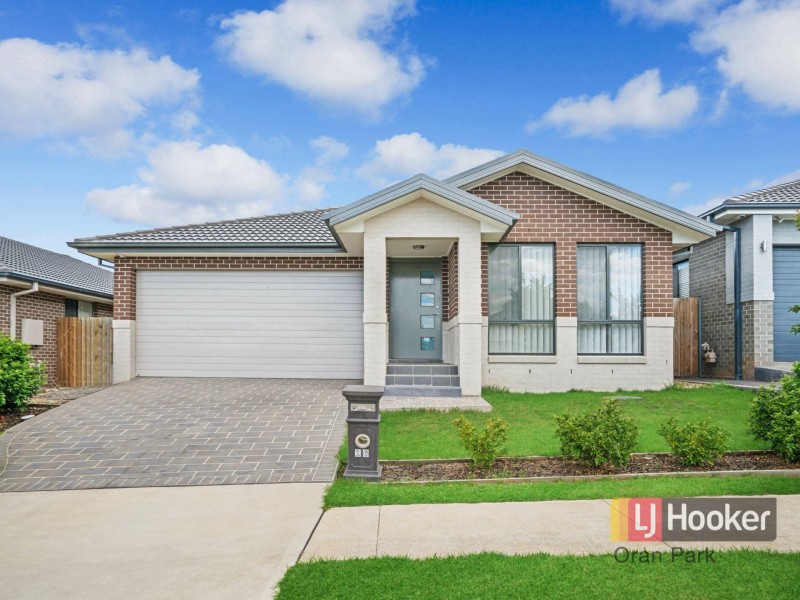 16 Geoghegan Circuit, Oran Park NSW 2570