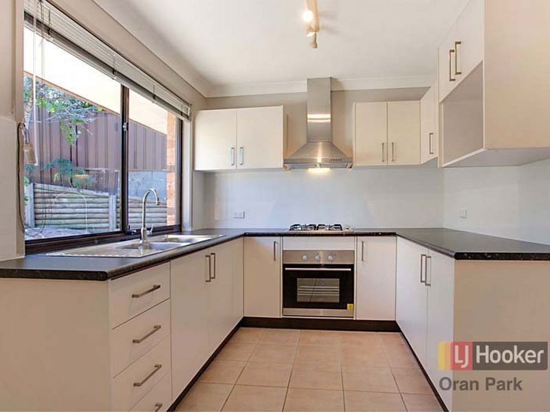 15 Chalcedony Street, Eagle Vale NSW 2558