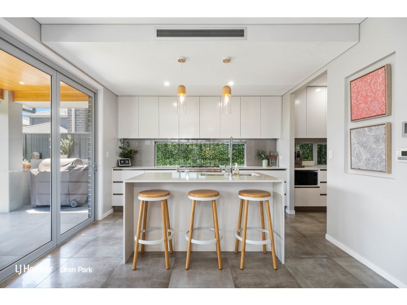 6 Forbes Street, Oran Park NSW 2570