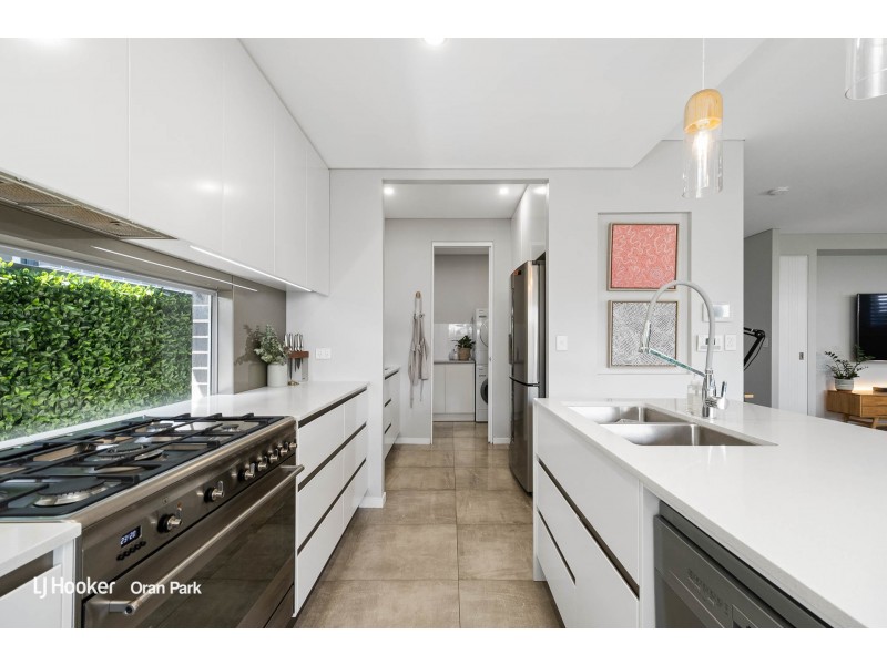 6 Forbes Street, Oran Park NSW 2570