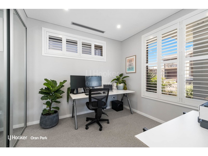 6 Forbes Street, Oran Park NSW 2570