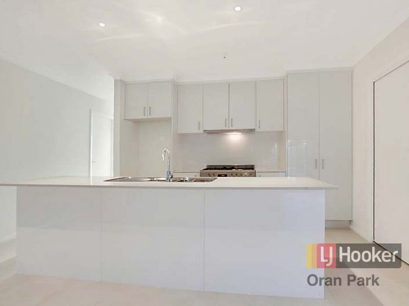 15 Franklin Grove, Oran Park NSW 2570