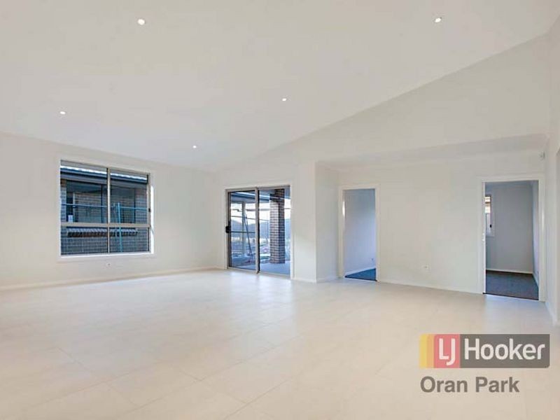 15 Franklin Grove, Oran Park NSW 2570