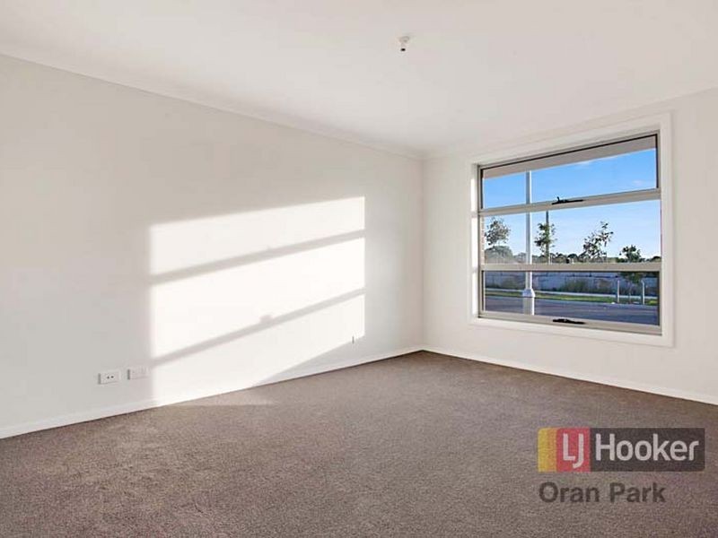 15 Franklin Grove, Oran Park NSW 2570