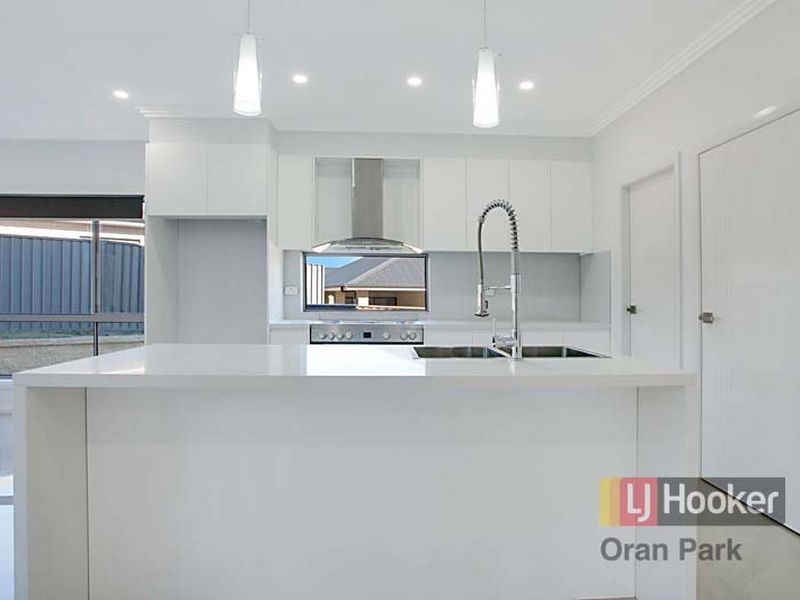 2/4 Richards Loop, Oran Park NSW 2570