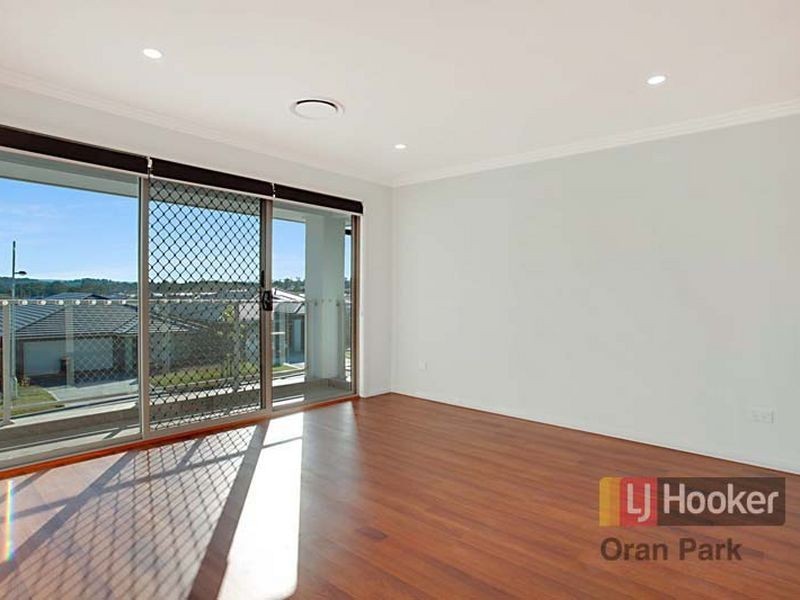 2/4 Richards Loop, Oran Park NSW 2570